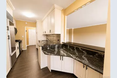 27110 Grand Central Parkway #7K, Floral Park, NY 11005 - Photo 13