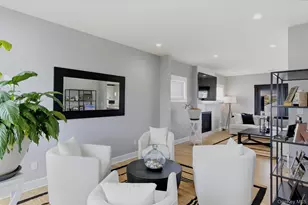 240 Clocks Blvd, Massapequa, NY 11758 - Photo 5