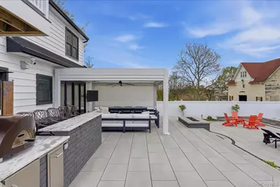 240 Clocks Boulevard, Massapequa, NY 11758 - Photo 35