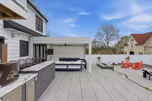 240 Clocks Blvd, Massapequa, NY 11758 - Photo 35
