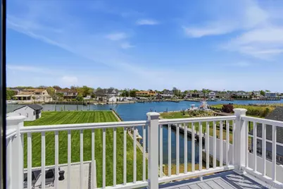 240 Clocks Boulevard, Massapequa, NY 11758 - Photo 23