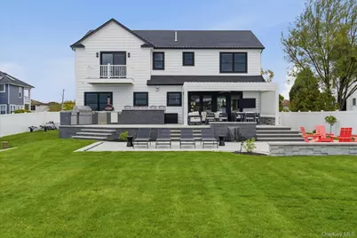 240 Clocks Boulevard, Massapequa, NY 11758 - Photo 39