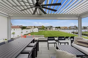 240 Clocks Blvd, Massapequa, NY 11758 - Photo 33