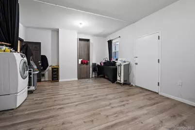 39-31 47th Avenue, Sunnyside, NY 11104 - Photo 9