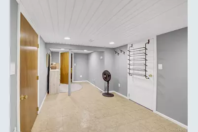 130 Fairfield Avenue, Mineola, NY 11501 - Photo 29
