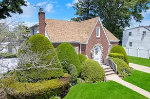 130 Fairfield Ave, Mineola, NY 11501 - Photo 37