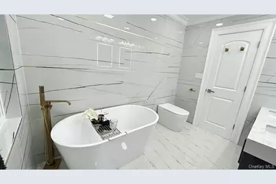 2450 Florin Court, Bellmore, NY 11710 - Photo 19