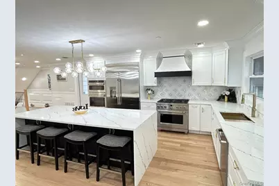 2450 Florin Court, Bellmore, NY 11710 - Photo 5