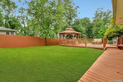6 Winfield Drive, Sound Beach, NY 11789 - Photo 19