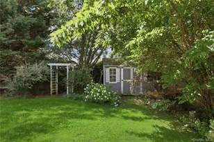 350 Columbus Ave, West Babylon, NY 11704 - Photo 27