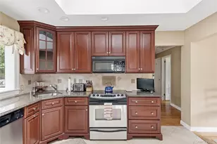 350 Columbus Ave, West Babylon, NY 11704 - Photo 5