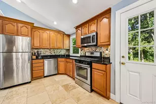 13 Beech St, Nanuet, NY 10954 - Photo 11