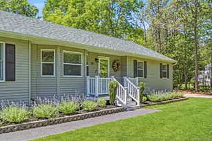 20 Charter Ct, Manorville, NY 11949 - Photo 3