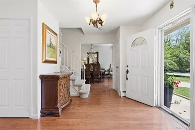 6 Carol Court, East Setauket, NY 11733 - Photo 3