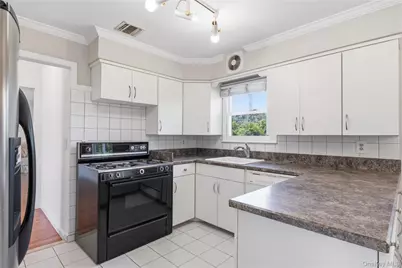 6 Carol Court, East Setauket, NY 11733 - Photo 13