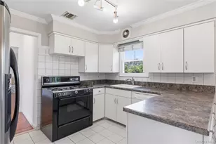 6 Carol Ct, East Setauket, NY 11733 - Photo 13