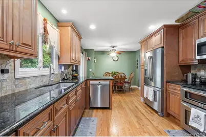 7 Maple Avenue, Holbrook, NY 11741 - Photo 15