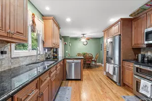 7 Maple Ave, Holbrook, NY 11741 - Photo 15