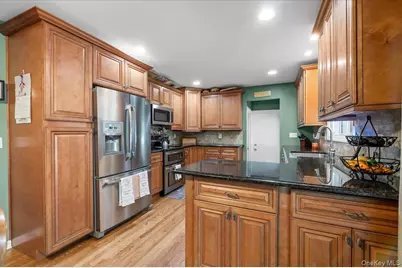 7 Maple Avenue, Holbrook, NY 11741 - Photo 13