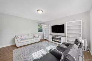 54 Division Ave, West Sayville, NY 11796 - Photo 9