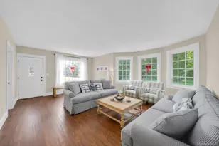 54 Division Ave, West Sayville, NY 11796 - Photo 5