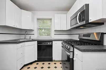 280 W Post Road, White Plains, NY 10606 - Photo 7
