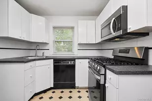 280 W Post Rd, White Plains, NY 10606 - Photo 7