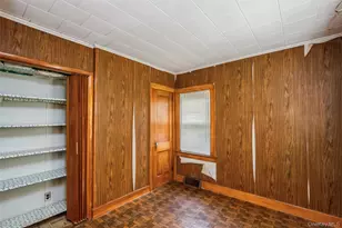 10 Laurel Rd, Ronkonkoma, NY 11779 - Photo 5