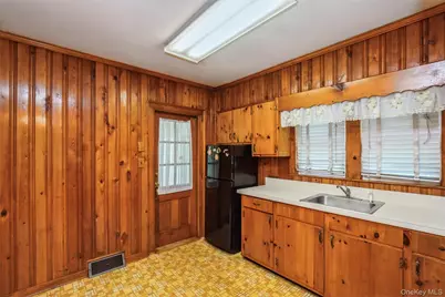 10 Laurel Road, Ronkonkoma, NY 11779 - Photo 7