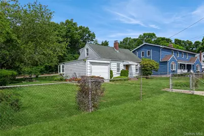 10 Laurel Road, Ronkonkoma, NY 11779 - Photo 21