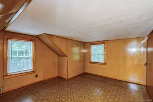 10 Laurel Rd, Ronkonkoma, NY 11779 - Photo 13