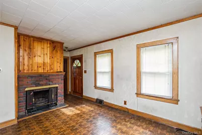 10 Laurel Road, Ronkonkoma, NY 11779 - Photo 3