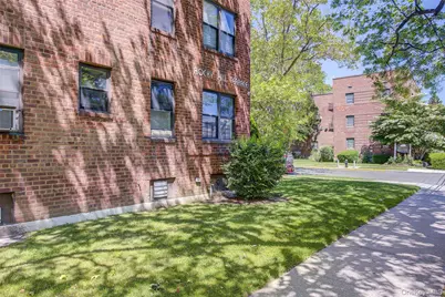 215-40 47th Avenue #3A, Bayside, NY 11361 - Photo 3