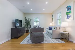25 Van Duzen Pl, Tuckahoe, NY 10707 - Photo 11