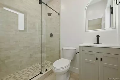 24 Middle Lane, Westbury, NY 11590 - Photo 23