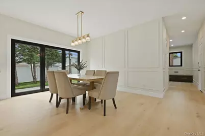 24 Middle Lane, Westbury, NY 11590 - Photo 19