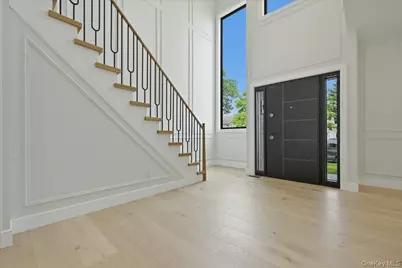 24 Middle Lane, Westbury, NY 11590 - Photo 3