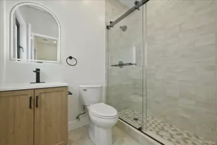 24 Middle Ln, Westbury, NY 11590 - Photo 41