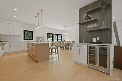 24 Middle Lane, Westbury, NY 11590 - Photo 17