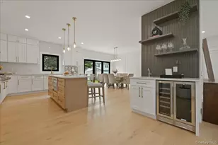 24 Middle Ln, Westbury, NY 11590 - Photo 17