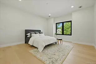 24 Middle Ln, Westbury, NY 11590 - Photo 33