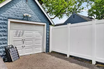 228 W Clearwater Road, Lindenhurst, NY 11757 - Photo 23