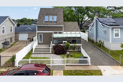 228 W Clearwater Road, Lindenhurst, NY 11757 - Photo 31