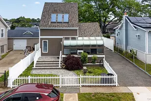 228 W Clearwater Rd, Lindenhurst, NY 11757 - Photo 31