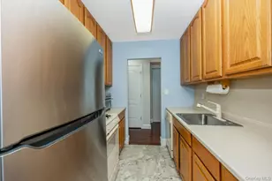 596 Broadway, Lynbrook, NY 11563 - Photo 9