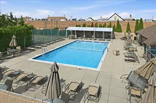 127 Laurel Ln, Wantagh, NY 11793 - Photo 25