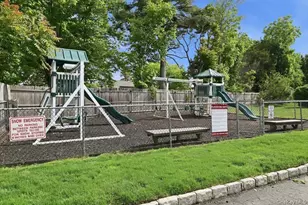 127 Laurel Ln, Wantagh, NY 11793 - Photo 27