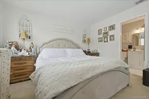127 Laurel Ln, Wantagh, NY 11793 - Photo 21