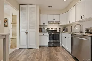 127 Laurel Ln, Wantagh, NY 11793 - Photo 15