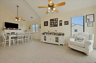 127 Laurel Ln, Wantagh, NY 11793 - Photo 9